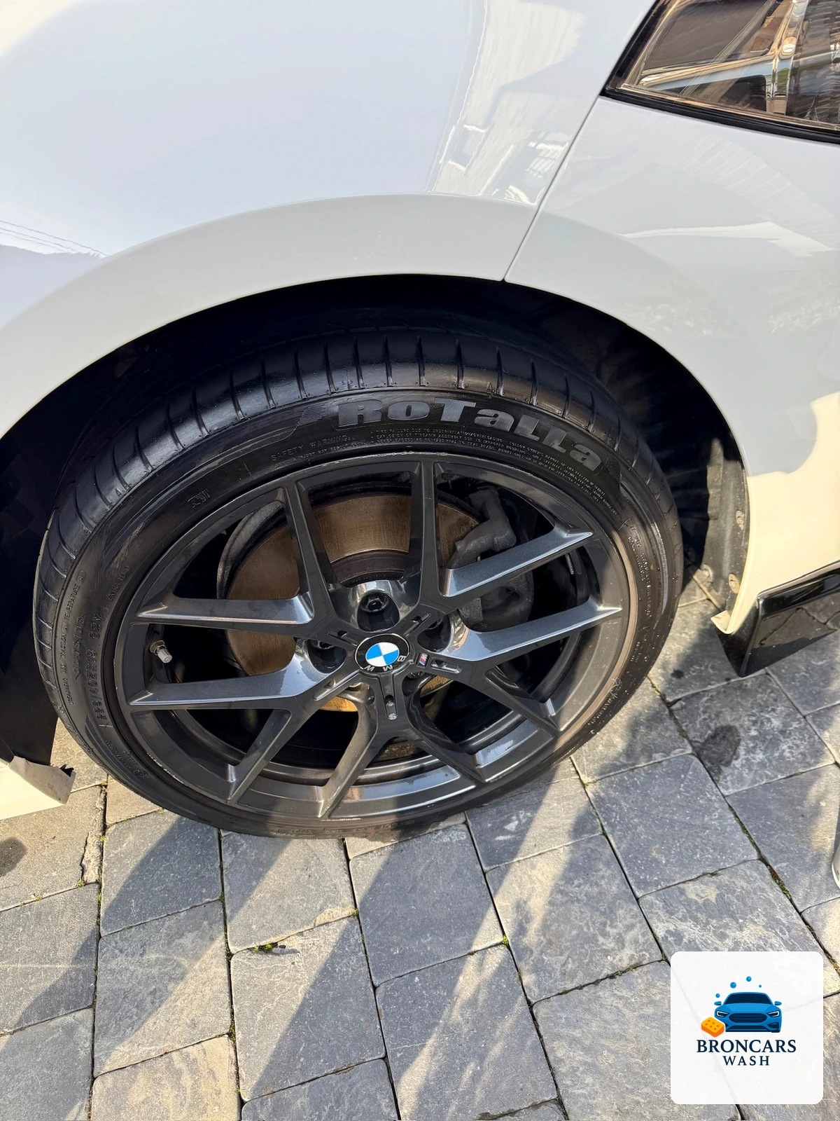 Jante BMW après nettoyage par Broncars Wash