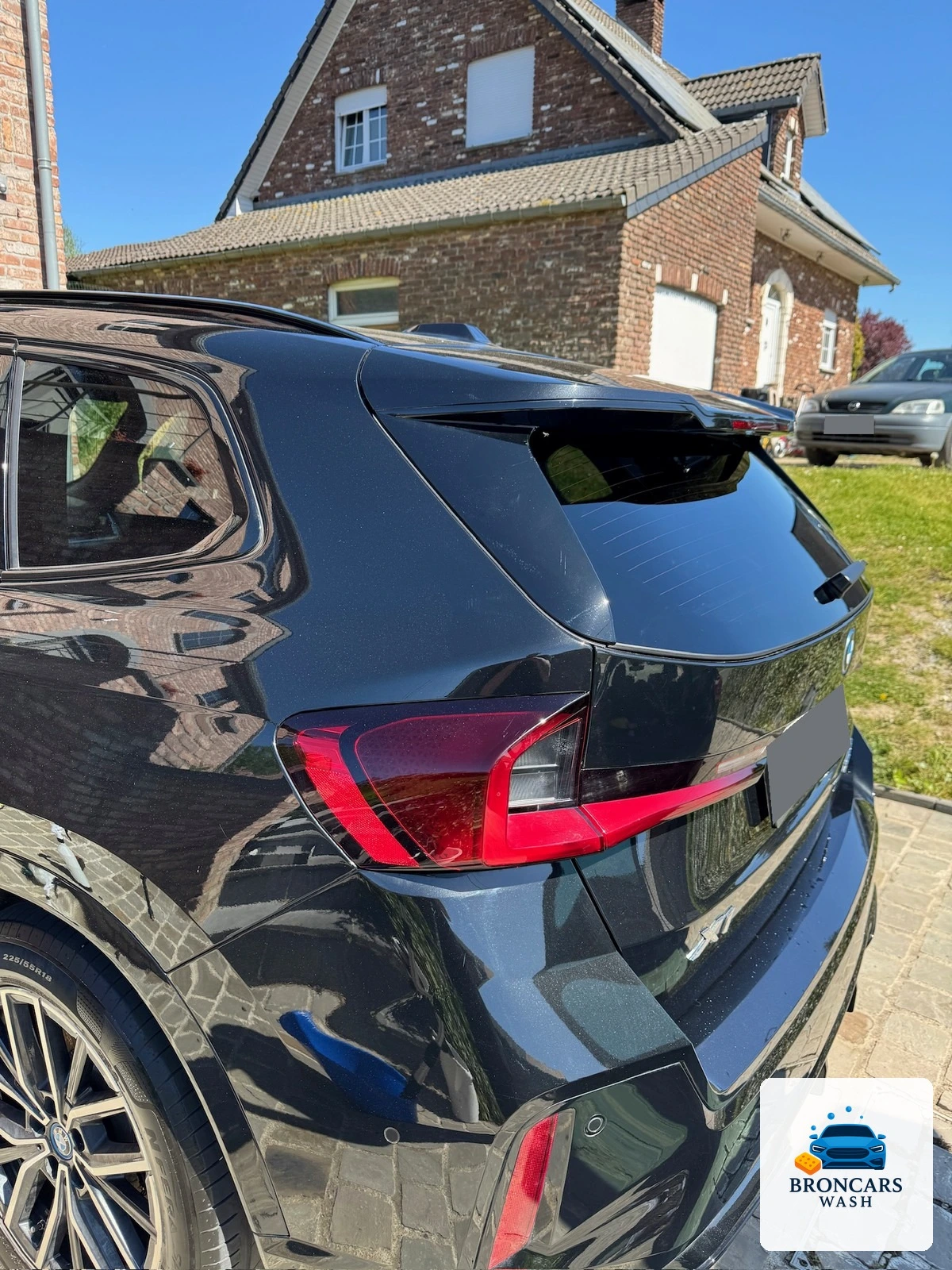 Carrosserie arrière après nettoyage par Broncars Wash
