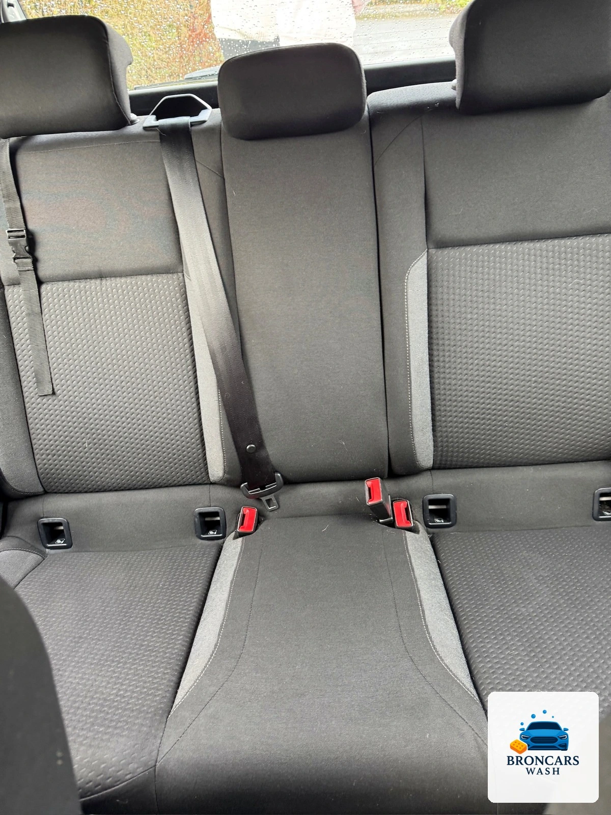 Banquette arrière après nettoyage par Broncars Wash