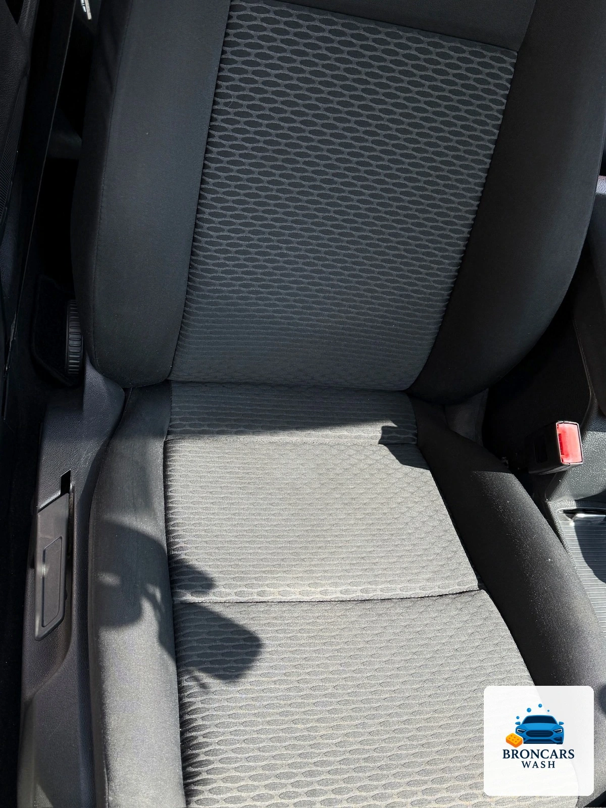 Siège conducteur après nettoyage par Broncars Wash