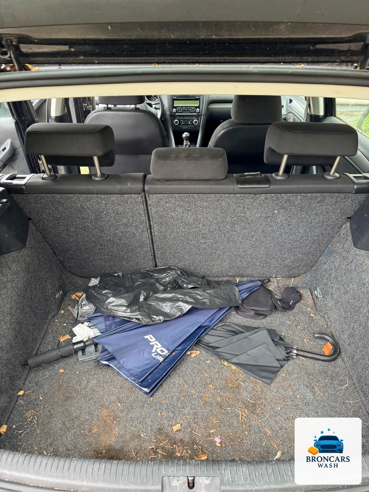 Coffre Volkswagen avant nettoyage